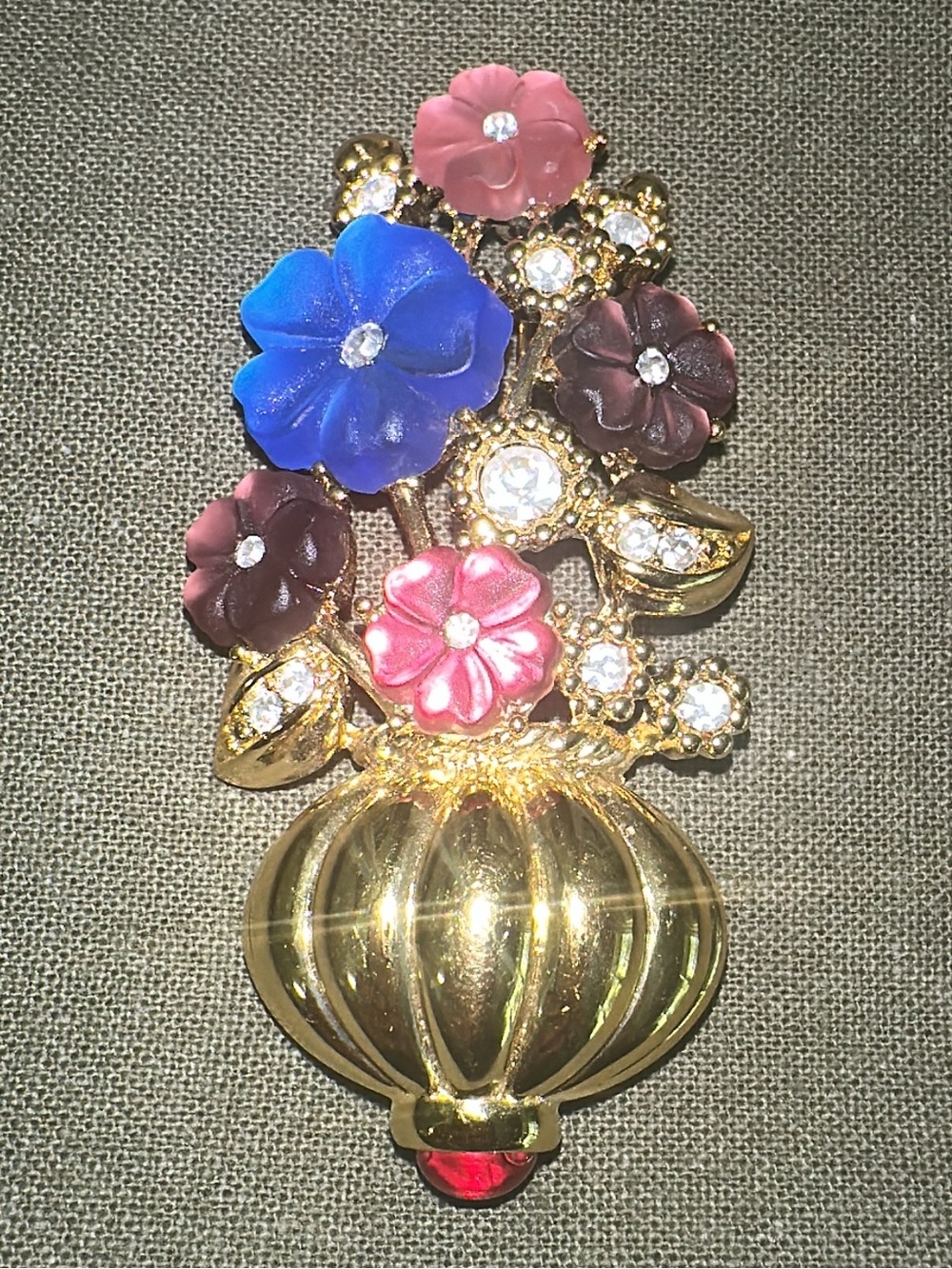 Trifari TM Vintage Rhinestone Glass Flowers Pin/brooch (j100)